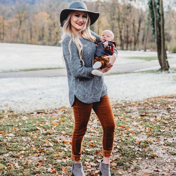 Meet your Posher, Katelyn - Picture 3 of 3